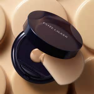 Free Este Lauder Compact Foundation